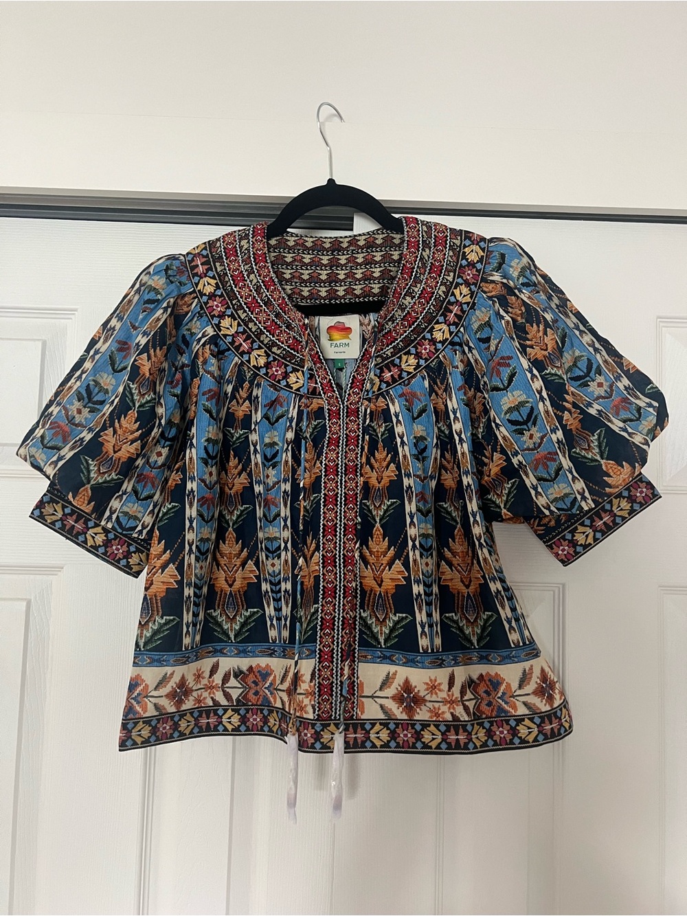 New with tag. Size S. FARM Rio Blue Floral Folk-Embroidered Peasant Blouse